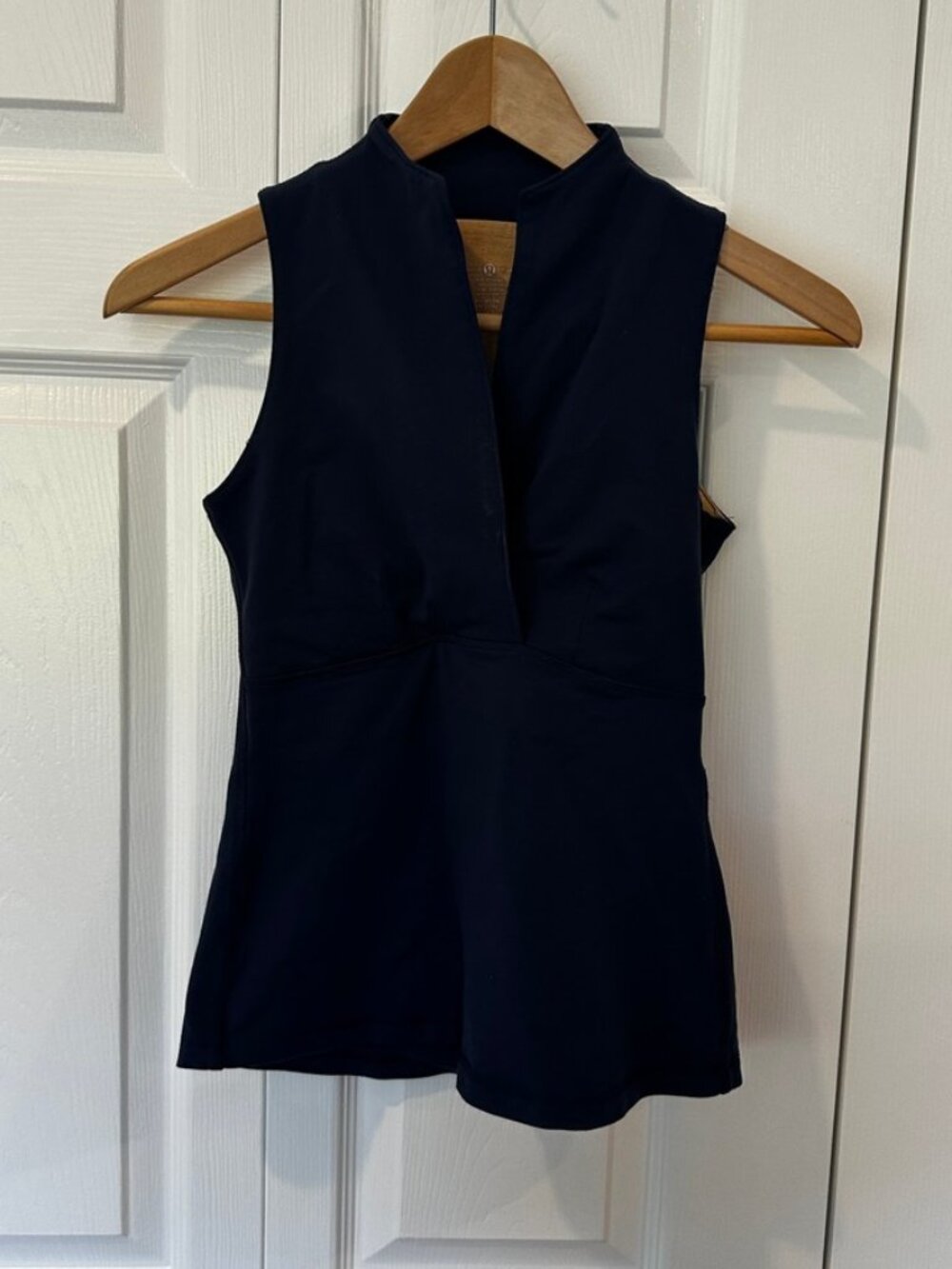 Lululemon Women's Blue Sleeveless Yoga Tank Top Size 8